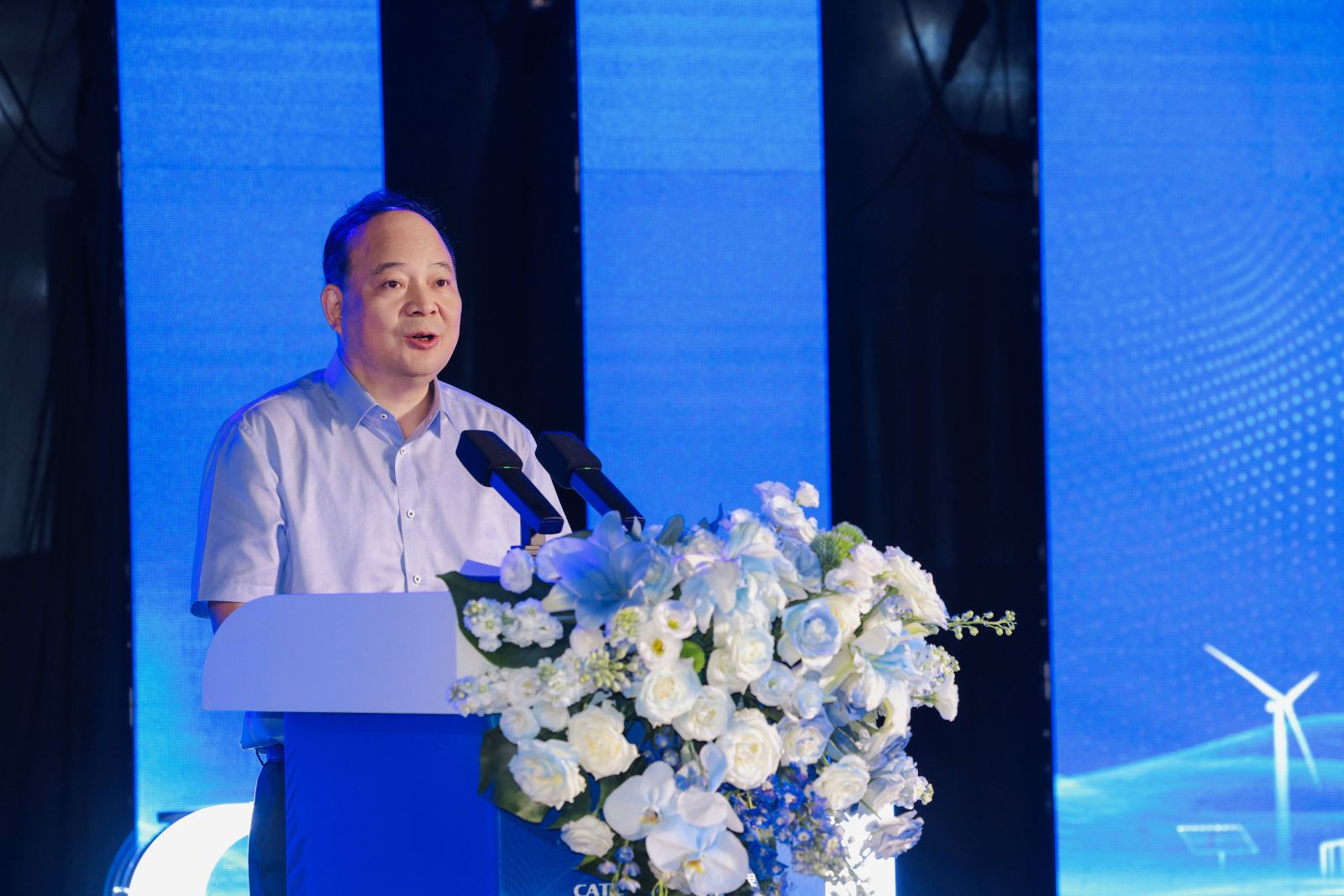 携手问界汽车共建“厂中厂，宁德时代电池在问界超级工厂正式投产