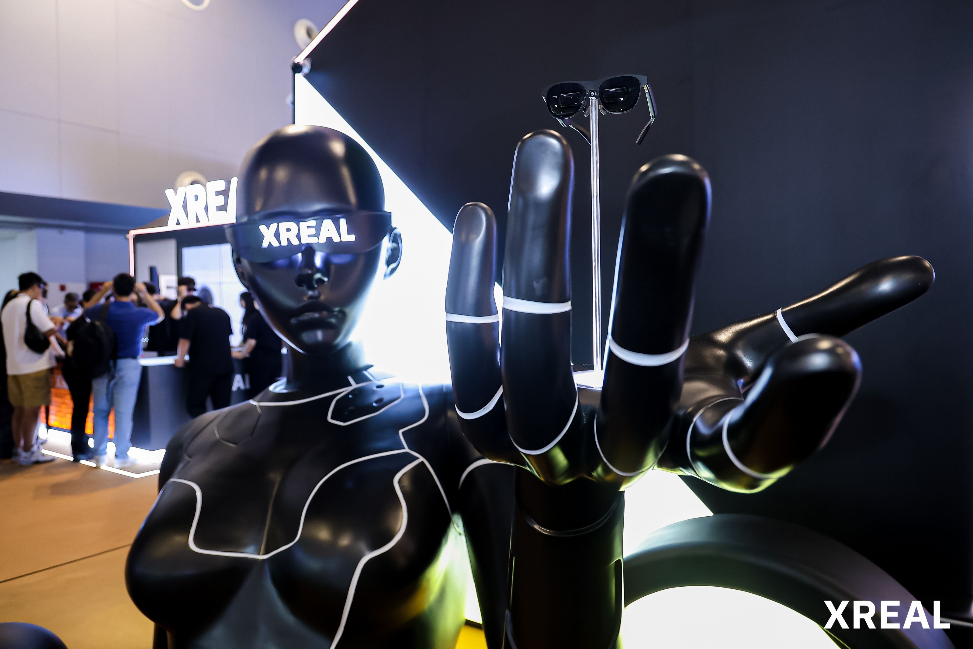 XREAL亮相WAIC 2025：一副眼镜重构生活，AR+AI开启智能终端“协同纪元”