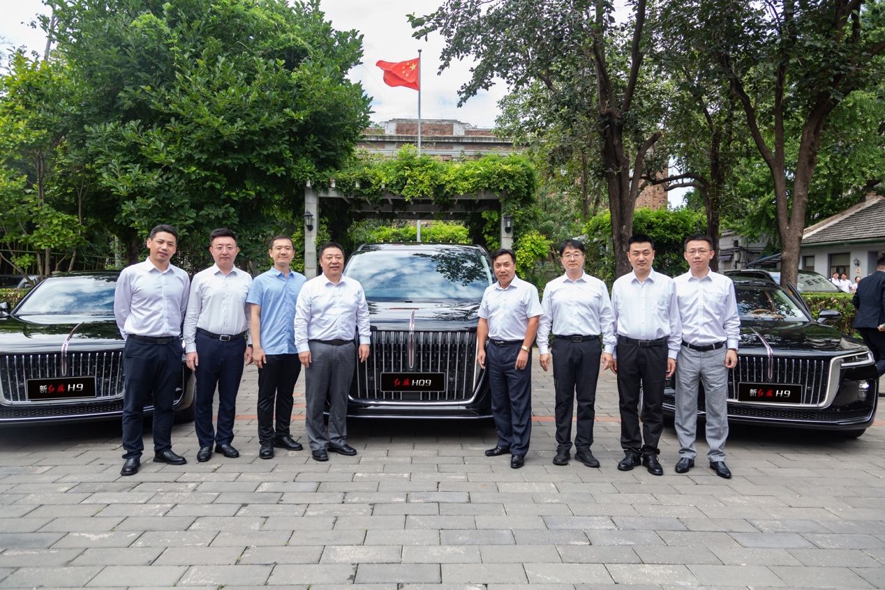 中国人民抗日战争暨世界反法西斯战争胜利80周年纪念活动官方指定外事接待用车交车仪式在京举行