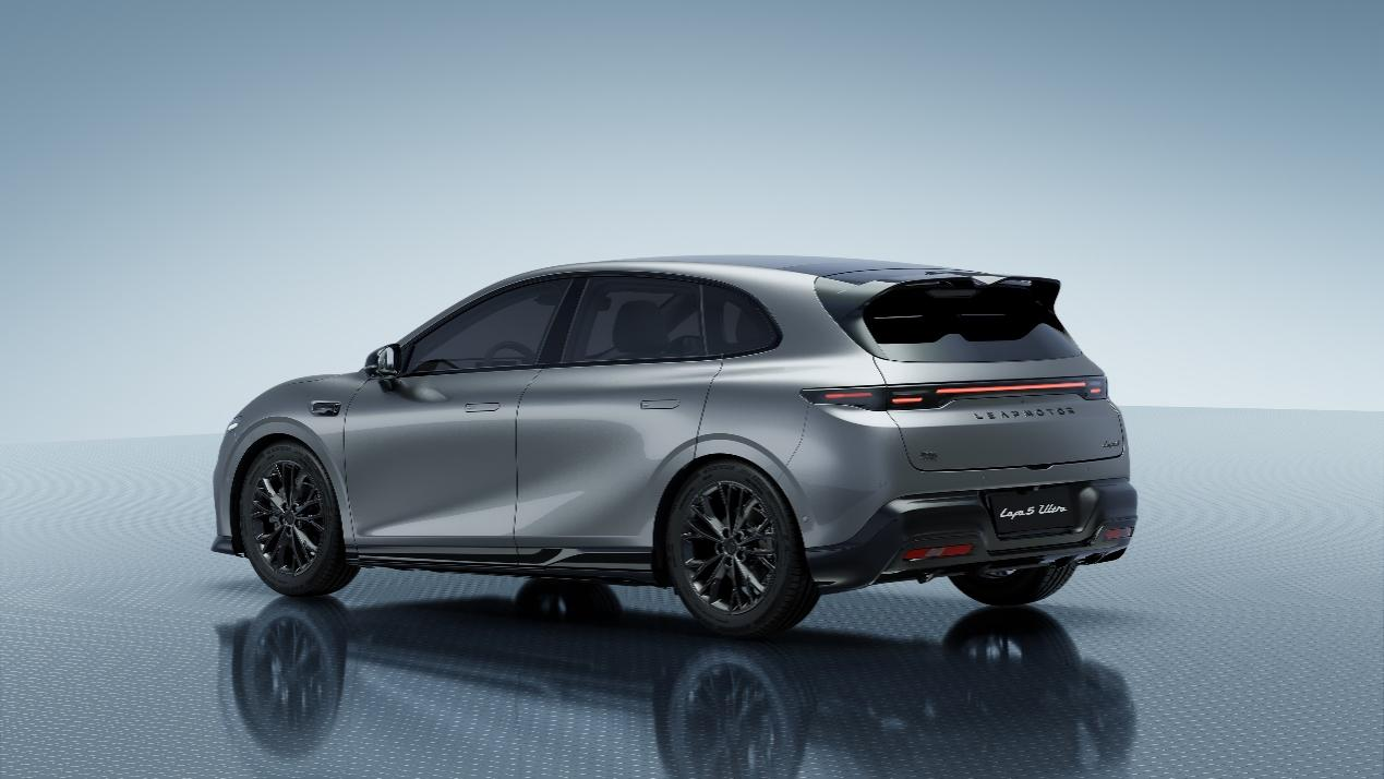 满配运动轿跑登场，零跑Lafa5 Ultra北京国际车展重磅上市